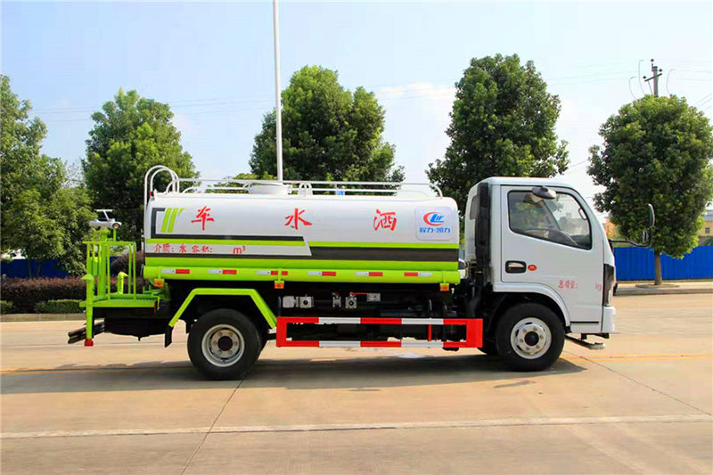 東風5噸灑水車